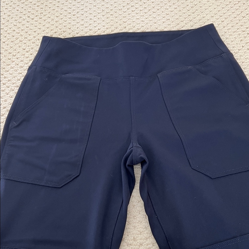 EUC Carhartt women’s fitted work pants in Navy size Small - 4/6 - Picture 3 of 9